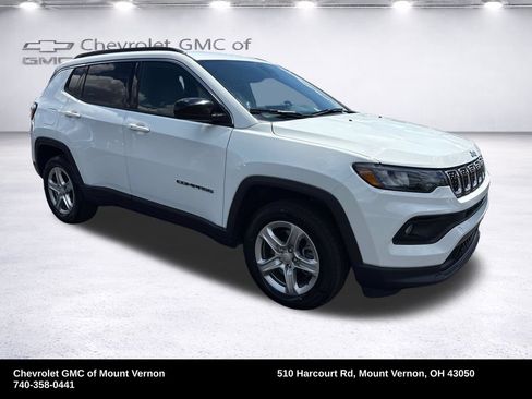 Used 2024 Jeep Compass Latitude w/ Altitude Special Edition AWD/4WD image 8