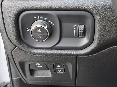 Used 2024 RAM 1500 Big Horn AWD/4WD image 24