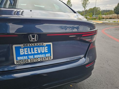 Used 2023 Honda Accord EX image 17
