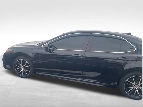 Used 2021 Toyota Camry SE FWD image 17