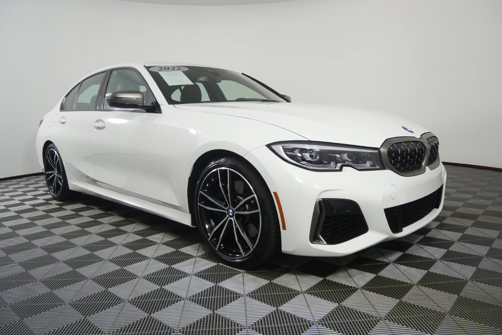 Used 2022 BMW M340i RWD image 7