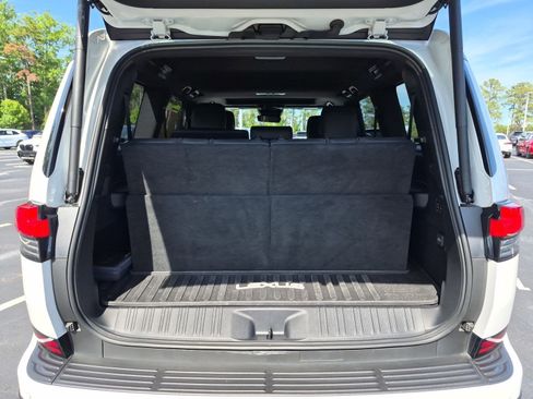 Used 2024 Lexus GX 550 w/ Accessory Package (Z1) AWD/4WD image 33
