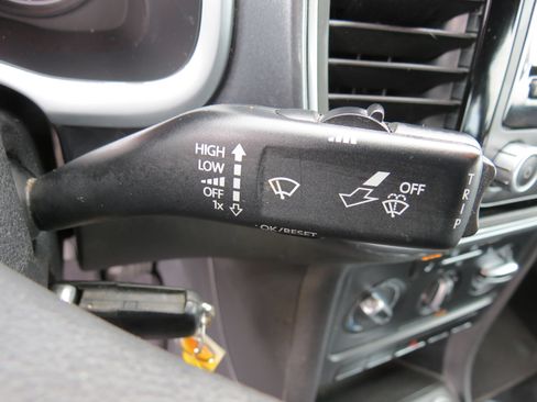 Used 2012 Volkswagen Beetle 2.5 image 11