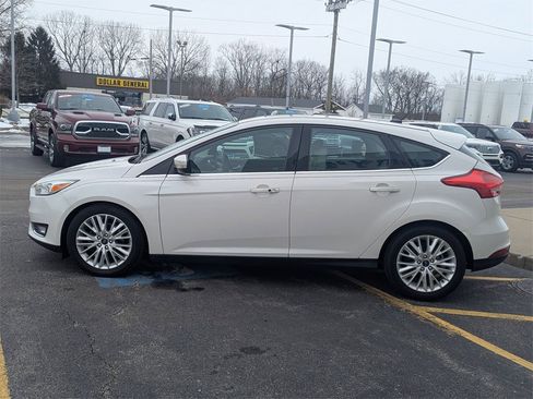 Used 2017 Ford Focus Titanium image 6