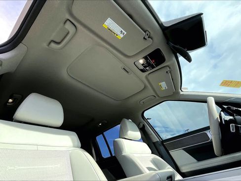 Used 2024 Hyundai Santa Fe Limited image 12