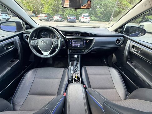 Used 2017 Toyota Corolla SE w/ SE Premium Package FWD image 2