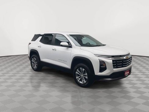 Used 2026 Chevrolet Equinox LT w/ Safety and Technology Package FWD image 30