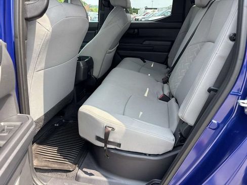 Used 2025 Toyota Tacoma SR5 AWD/4WD image 17