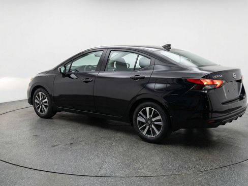 Used 2025 Nissan Versa SV image 6