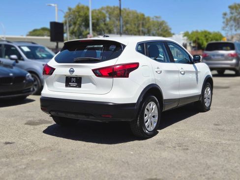 Used 2019 Nissan Rogue Sport S FWD image 4