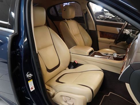 Used 2012 Jaguar XF Portfolio image 25