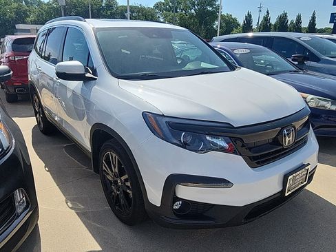 Used 2021 Honda Pilot Special Edition image 3