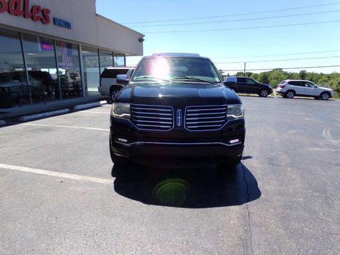 Used 2016 Lincoln Navigator L Select RWD image 3