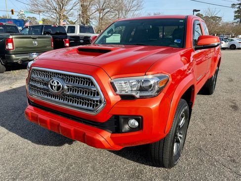 Used 2016 Toyota Tacoma TRD Sport w/ Towing Package image 1