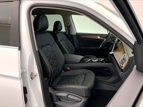 New 2026 Volkswagen Atlas SE image 9