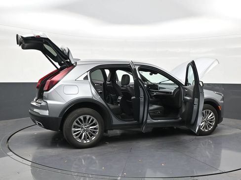 Used 2025 Cadillac XT4 Premium Luxury FWD image 27