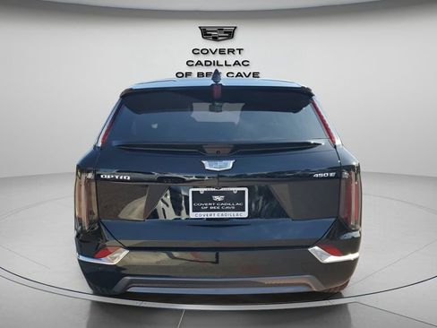New 2026 Cadillac Optiq Luxury 1 image 8
