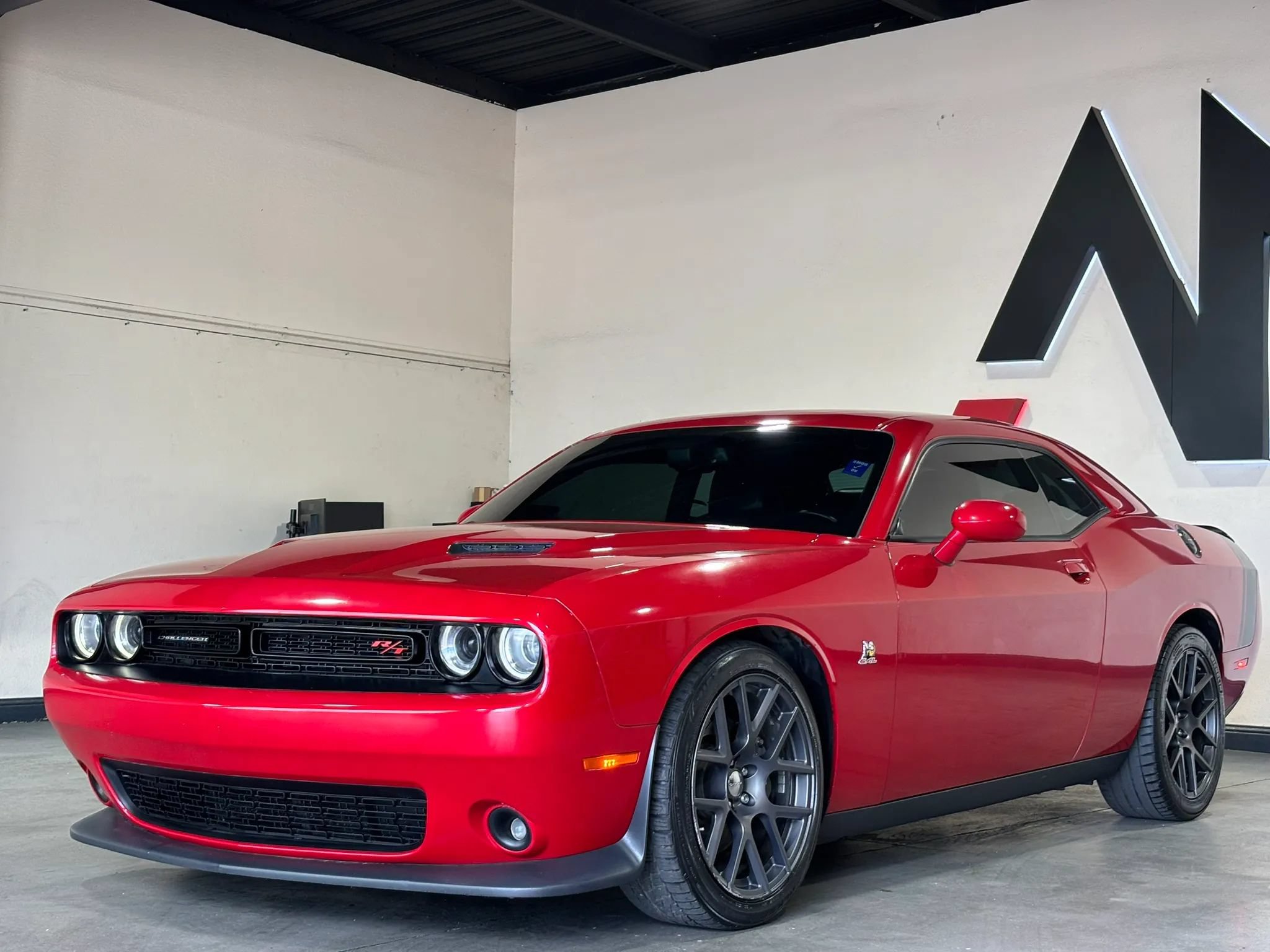 Used 2016 Dodge Challenger R/T Scat Pack w/ Leather Interior Group RWD image 1