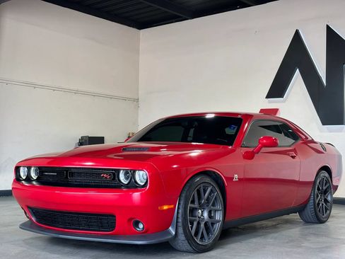 Used 2016 Dodge Challenger R/T Scat Pack w/ Leather Interior Group RWD image 1