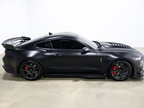 Used 2022 Ford Mustang Shelby GT500 w/ Carbon Fiber Track Pack RWD image 62