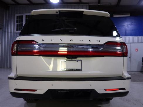 Used 2020 Lincoln Navigator Black Label w/ Cargo Convenience Package image 4
