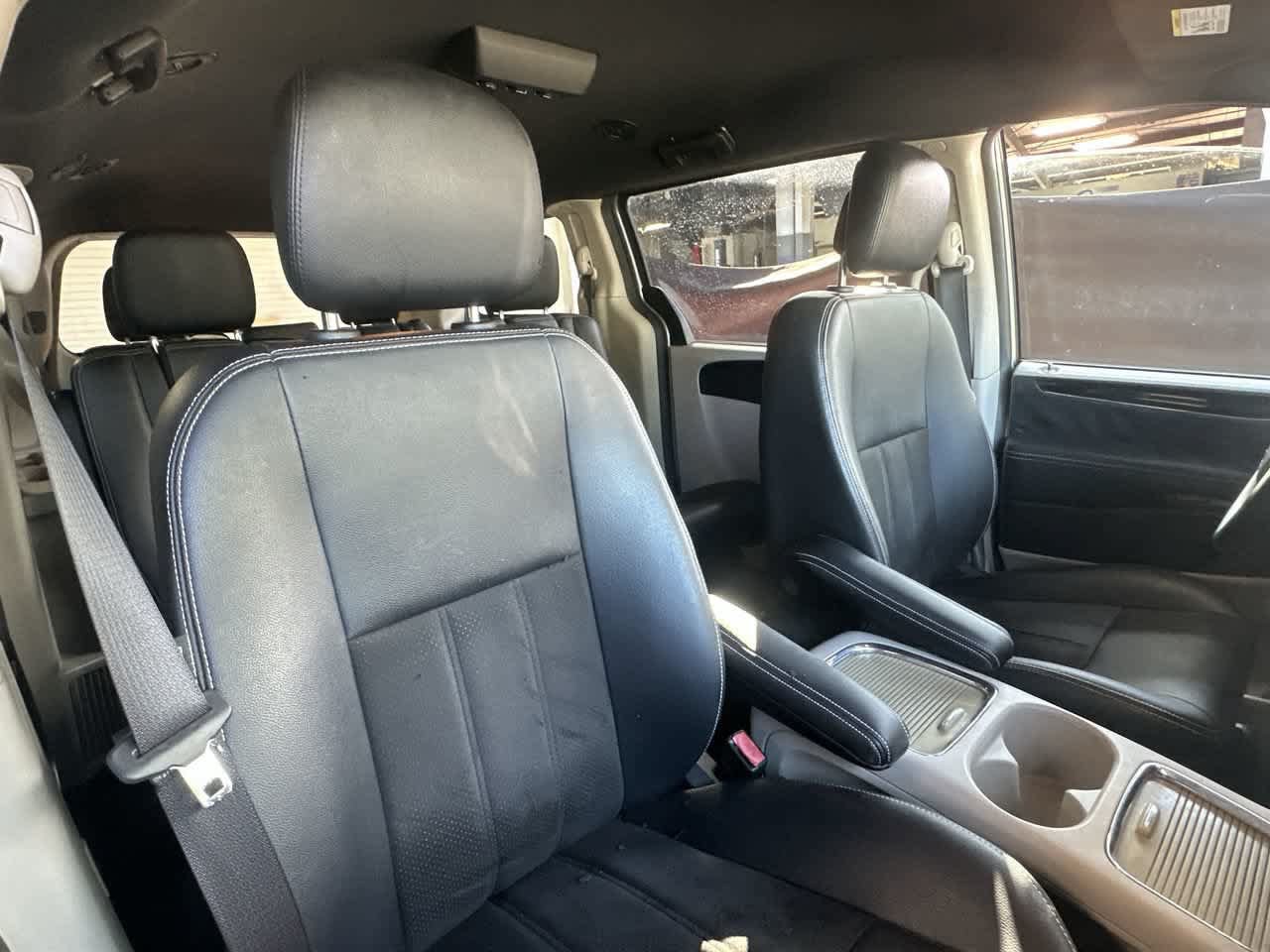 Used 2019 Dodge Grand Caravan SXT FWD image 27
