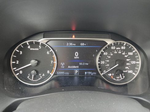 Used 2025 Nissan Altima 2.5 SV FWD image 23