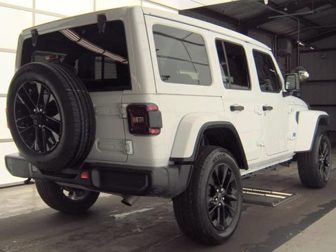 Used 2025 Jeep Wrangler Unlimited Sahara w/ Safety Group image 4