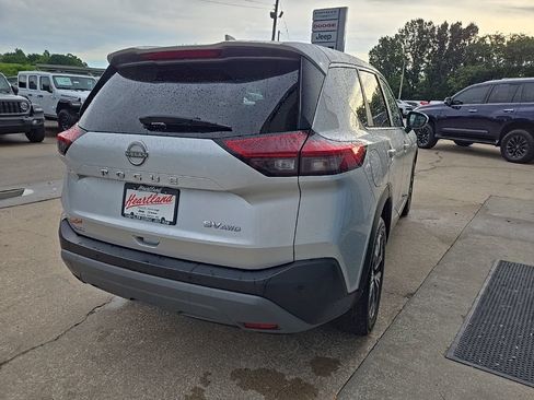 Used 2023 Nissan Rogue SV AWD/4WD image 11