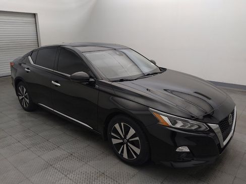 Used 2020 Nissan Altima 2.5 SL FWD image 11