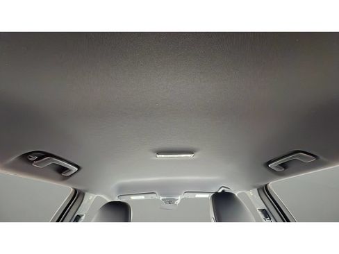 Certified 2025 Chevrolet Equinox EV LT FWD image 29