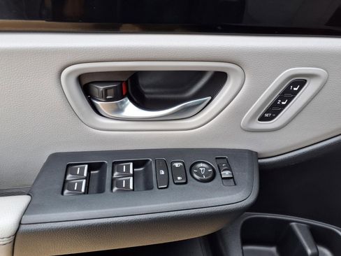 Used 2025 Honda Pilot EX-L image 22