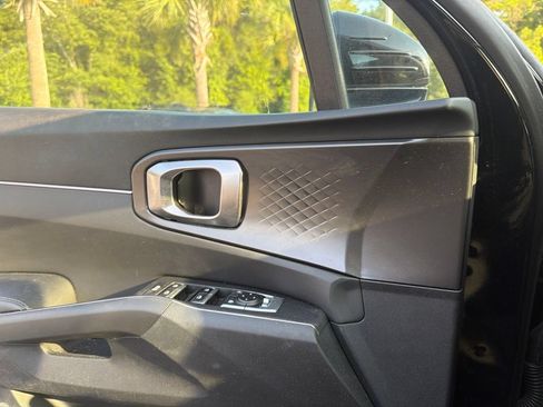 Certified 2023 Kia Sorento LX FWD image 18