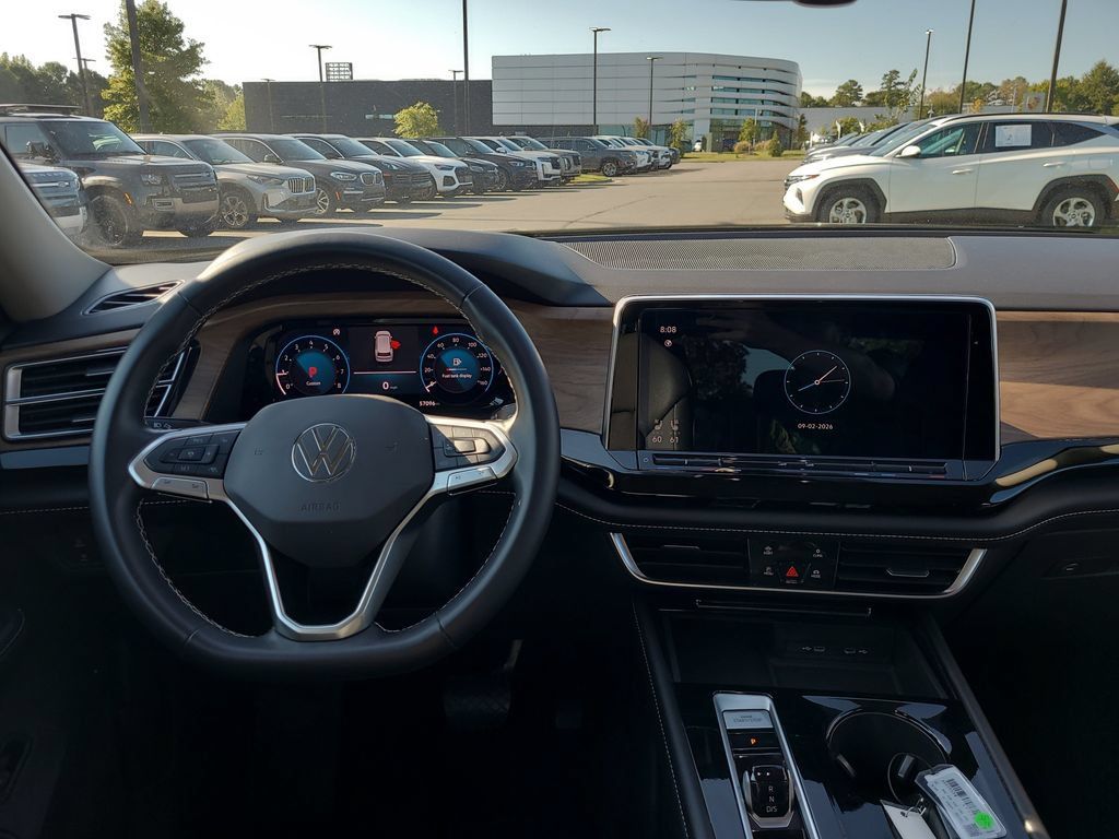 Used 2024 Volkswagen Atlas SE FWD image 24