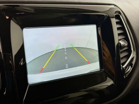 Used 2020 Jeep Compass Latitude FWD image 22