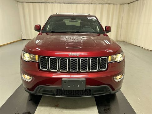 Certified 2021 Jeep Grand Cherokee Laredo image 3
