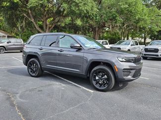 New 2025 Jeep Grand Cherokee Altitude video 1