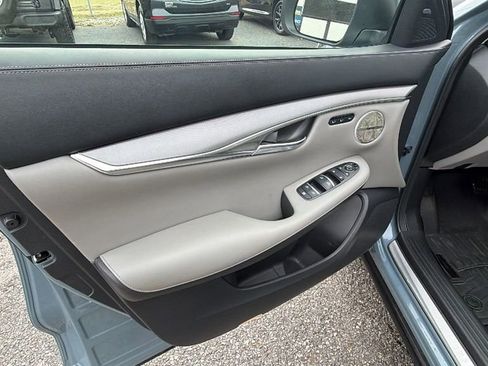 Used 2023 INFINITI QX50 Luxe image 11