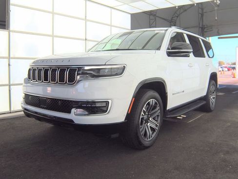 Used 2024 Jeep Wagoneer 4WD w/ Premium Group I image 1