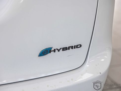 Used 2022 Chrysler Pacifica Touring-L w/ S Appearance Package FWD image 15