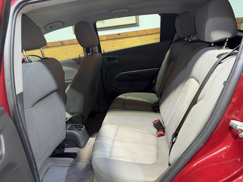 Used 2014 Chevrolet Sonic LT image 23