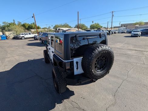Used 2015 Jeep Wrangler Unlimited Rubicon image 52
