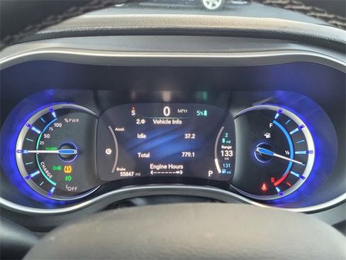 Used 2024 Chrysler Pacifica Select image 8