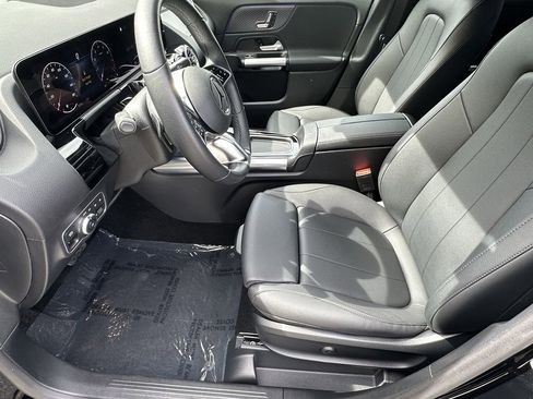 Certified 2025 Mercedes-Benz GLA 250 image 9