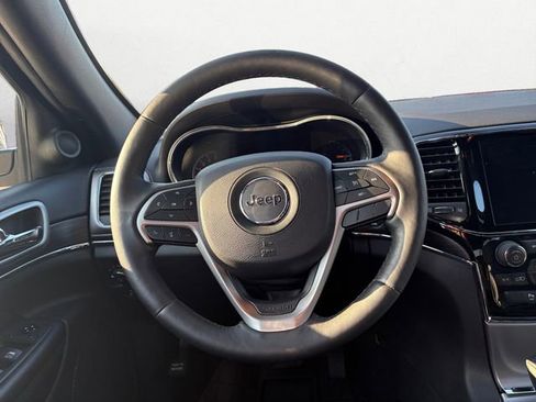 Used 2019 Jeep Grand Cherokee Limited image 12