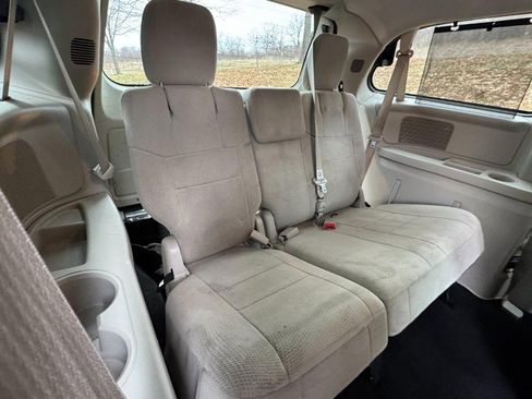 Used 2013 Dodge Grand Caravan SXT w/ UConnect Hands-Free Group image 11