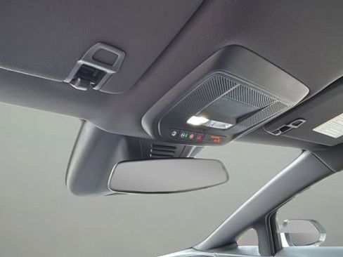 Certified 2025 Chevrolet Equinox EV LT w/ Convenience Package image 27