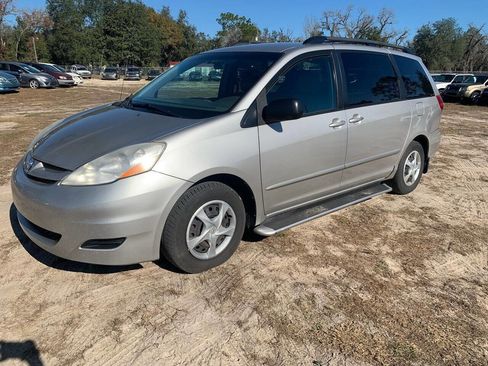 Used 2007 Toyota Sienna LE image 2