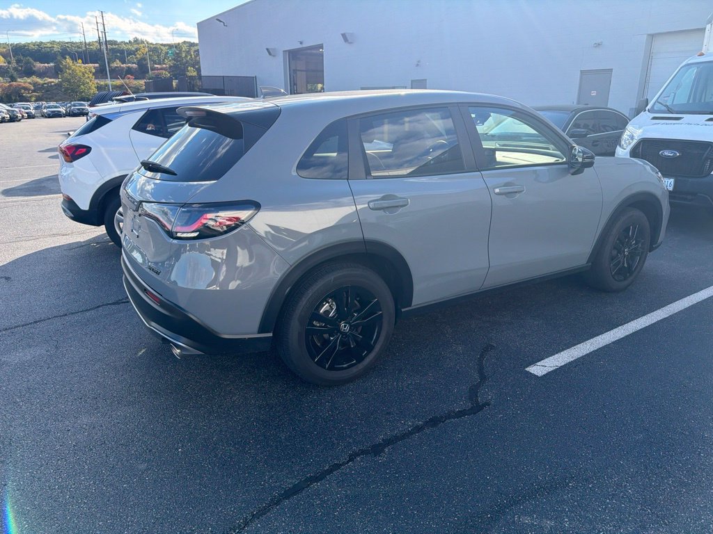Used 2026 Honda HR-V Sport image 2