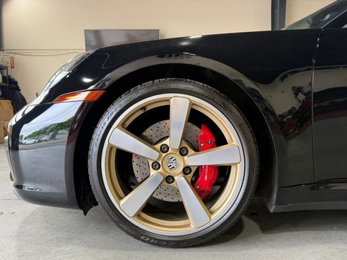 Used 2020 Porsche 911 Carrera 4S AWD/4WD image 15
